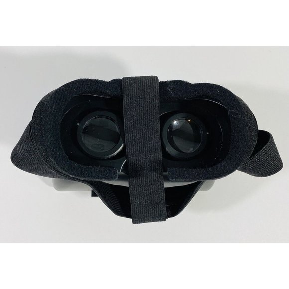 Xtreme Cables VR VUE Virtual Reality Viewer for 3.5" to 6" Smartphones Games - Picture 6 of 12
